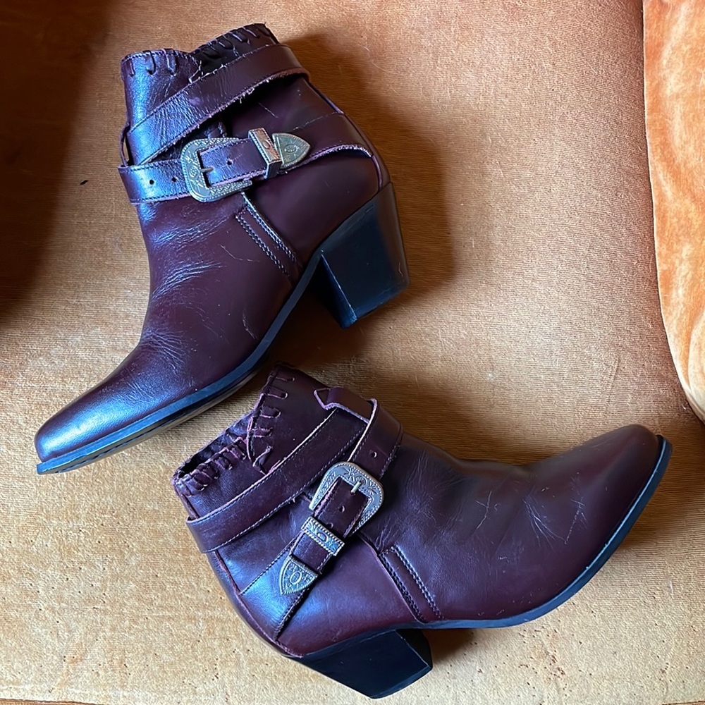 Vintage burgundy Dingo chunky ankle boots